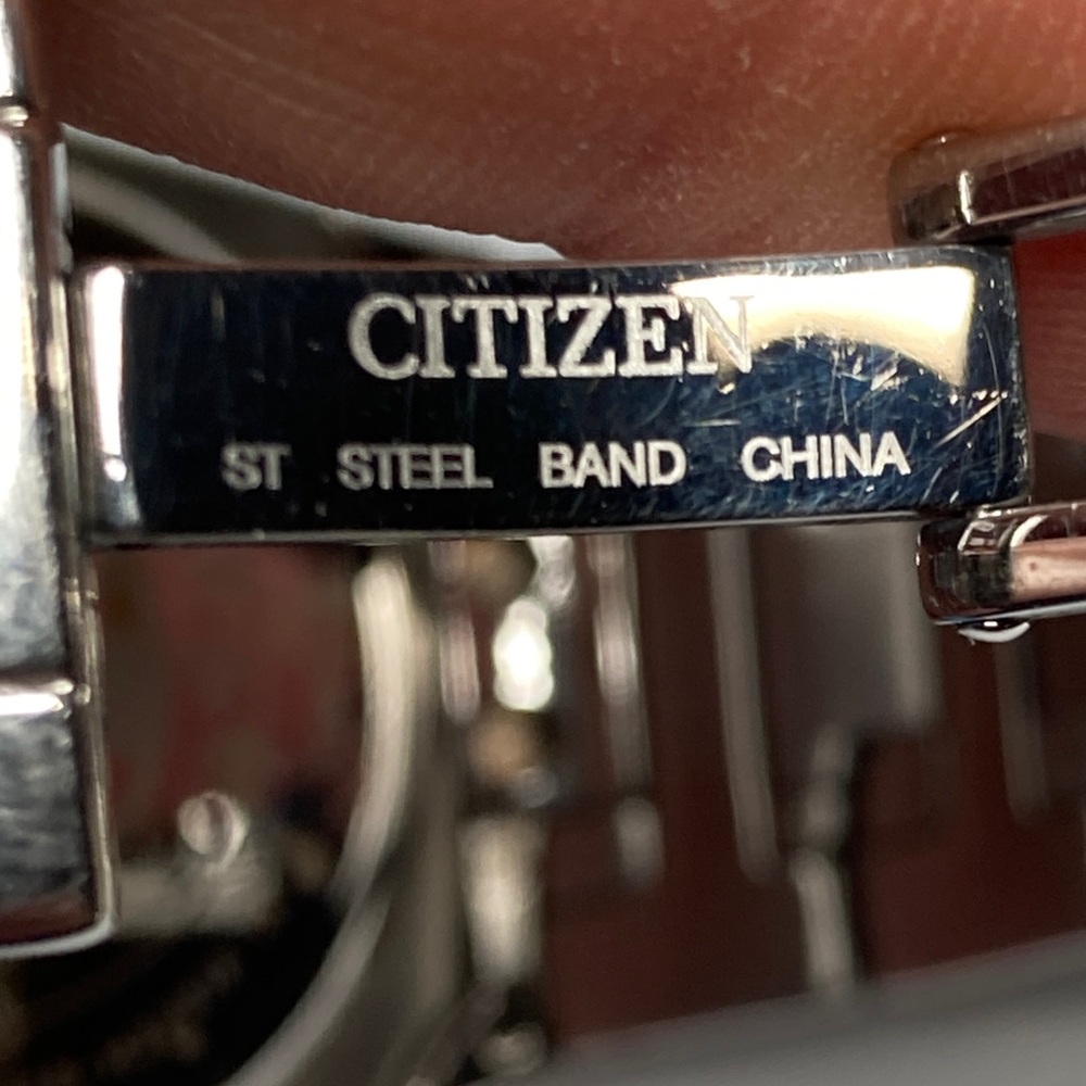 Citizen perpetual calendar Eco Drive, E810-H27074, stainless, small wrist only - Picture 11 of 14